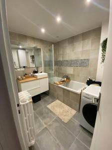 Bright, quiet 2 room apartment, 15 min from Paris