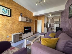 Purple Heart, Budva