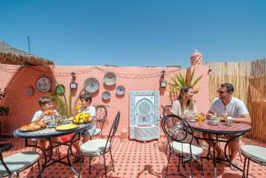 Riad Chaleurs - Breakfast included -15 min Walk Jemaa El Fna