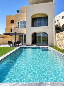 Luxury Duplex House in Center of Malta with Private Swimming Pool