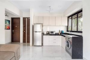 Athena Elegant 2BHK in Khar Gated Connected