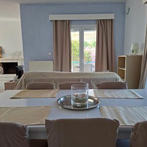 KOUNOUPISEA Holidays house ΜΕ ΥΠΕΡΟΧΗ ΘΕΑ ΣΤΟ ΠΟΡΤΟ ΧΕΛΙ