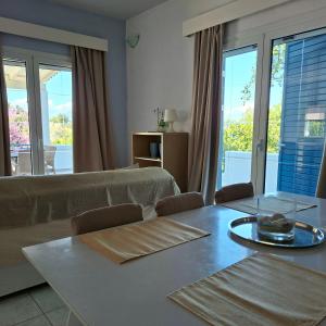 KOUNOUPISEA Holidays house ΜΕ ΥΠΕΡΟΧΗ ΘΕΑ ΣΤΟ ΠΟΡΤΟ ΧΕΛΙ