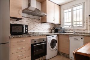 Bright Pool Apartment Torremolinos