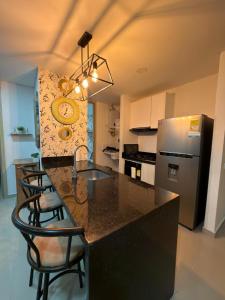 Apartamento En Cartagena - Lujoso y Moderno PISO19 - Cerca a Ciudad amurllada y Frente a Playa