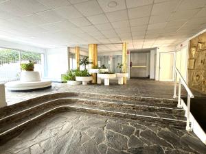 Apartament a Primera Línia amb Vistes al Mar i Muntanya