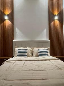 Saren Muding, Vacation Home