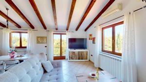 Rovinj Apartment with Balcony & Parking, Claudia
