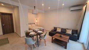 Kontrakia Apartments