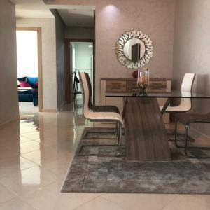 Pool side apartment walking distance to the beach