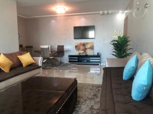 Pool side apartment walking distance to the beach