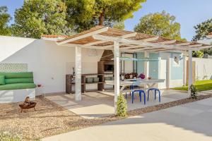 Blue Beach Villa - Coastal Escape