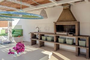 Blue Beach Villa - Coastal Escape
