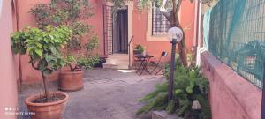 Villino indipendente con giardino Ostia