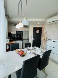 Kamala Comfy 1 BR with Pool Gym close to beach