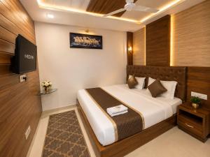 Hotel BM Suite Near IGI International Airport- Free Airport Pickup & Drop
