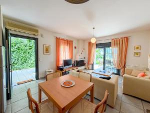 Evelina Elegant summer House with Sea View Shared Pool