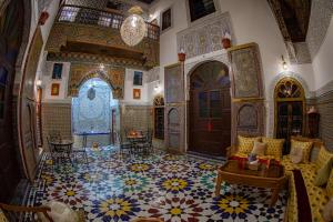Riad QAMAR - Timeless Nights