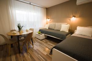 FRIZ&FANY Charm House