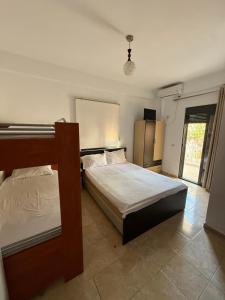 Lola rooms