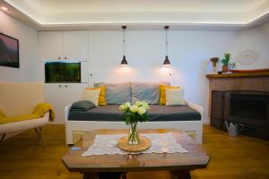 FRIZ&FANY Charm House
