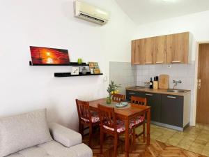 Apartment Tri Vile