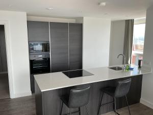 Cloud32 - Luxury Two Bedroom Apartment in Manchester City Centre with Skyline Views