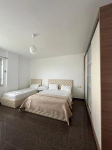 Denis Apartments