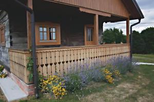 Wood & Hills Heritage Retreat with Private Spa