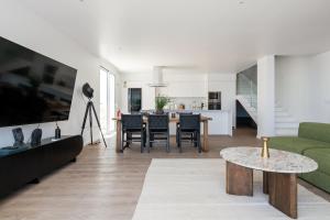 Sunny Ocean View Villa - Calma