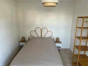 Maison trois pièces avec cour proche mer
