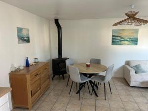 Maison trois pièces avec cour proche mer