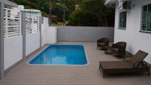Casa em Zimbros Bombinhas