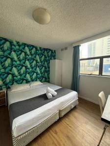 Surfers Private Apartments