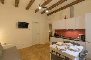 Modern Comfort in the Heart of Bologna - BeMyHost