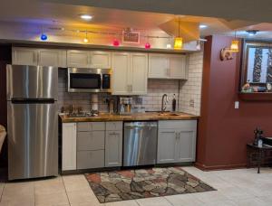 FIFA Basecamp with 2 Kitchens, 5BR, 4 Baths