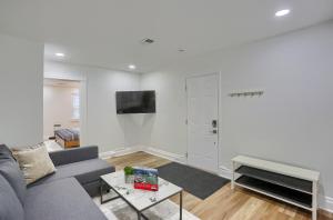 Pittsburgh Modern and Cozy 1 Bdrm With Free Street Parking