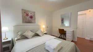 3 Bed 2 Bath Bungalow, Walk to Bus, 30 min to Downtown