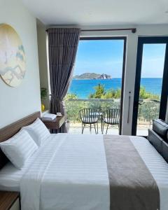 Aura Beachfront Hotel - Apartment