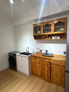 Cozy Central Apartment