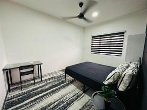 Equine Signature Stay
