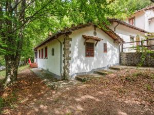 Holiday Home with Garden and shared pool