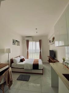 Sky House Hotel Style Bed IKEA 5min