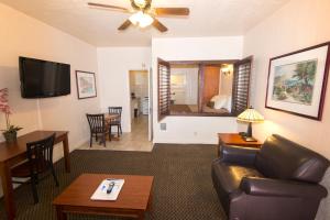 One Bedroom with Captains Bed #136 room in Capitola Venetian Hotel