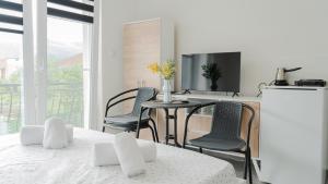 LaDor Apartments