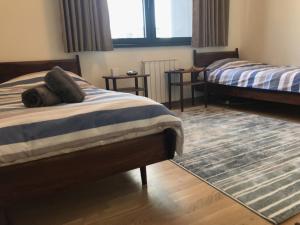 2BDR-2BATH - 88 sqm BW Luxury Apt with artistic flair