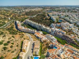 Downtown Albufeira 3-Bedroom Luxury Apartment