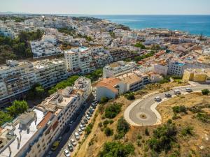 Downtown Albufeira 3-Bedroom Luxury Apartment
