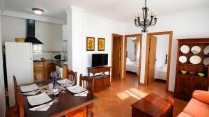 Apartamento 2 dormitorios en Conil - Piscina compartida y cerca de Roche