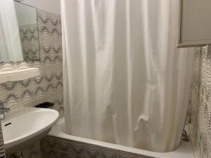 541 Appartement 4 pers Héliopolis AB très grande terrasse vue mer